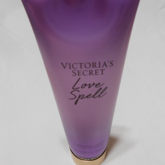 NEW Sealed Victoria's Secret Love Spell Fragrance Lotion 8 fl. ozs. - Picture 1 of 9